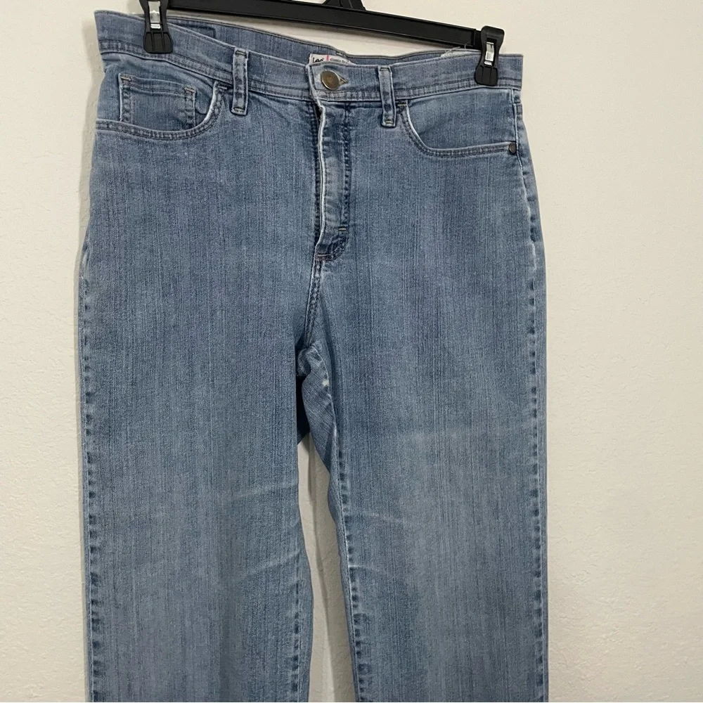 Lee Classic fit straight leg Blue Denim Jeans size 10 petite casual everyday - Picture 2 of 8
